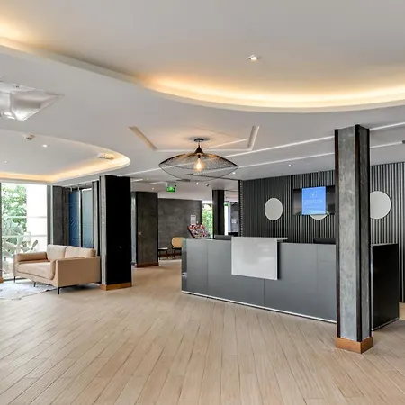Hotel Zenitude La Valadiere, Ascend Collection 4*